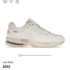 New, New Balance 2002R
Protection Pack Sea Salt